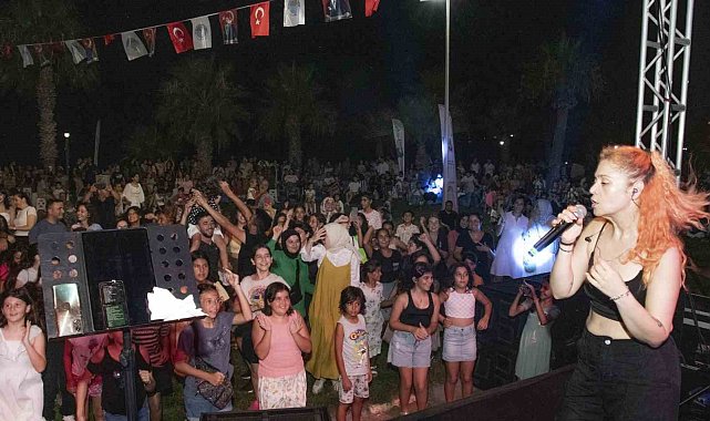 Aydıncık sahili 'Yaz Dostum' konserleriyle renklendi