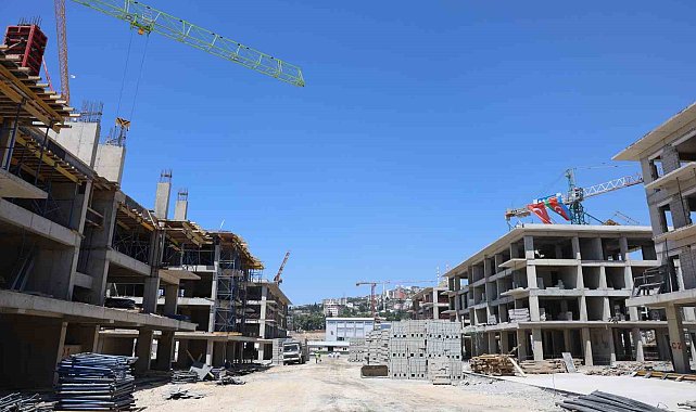 Azerbaycan Mahallesi'ndeki binalar hızla yükseliyor