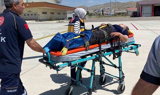 Bahçesaray'da düşerek yaralanan şahıs helikopterle Van'a sevk edildi