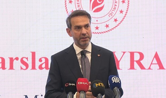 Bakan Bayraktar: "Yenilenebilir enerjide yaklaşık 10 milyar dolarlık yatırım hedefimiz var"