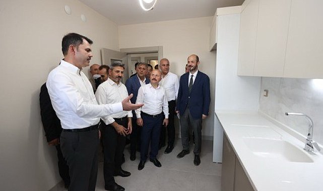 Bakan Kurum, kentsel dönüşüm alanında incelemeler yaptı