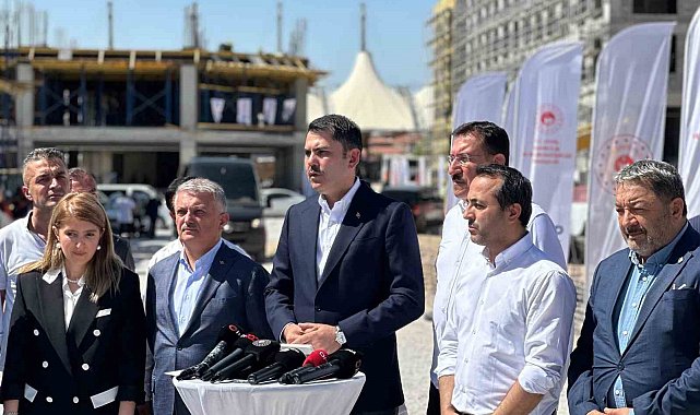 Bakan Kurum: "Yıl sonuna kadar 200 bin konutu teslim edeceğiz"