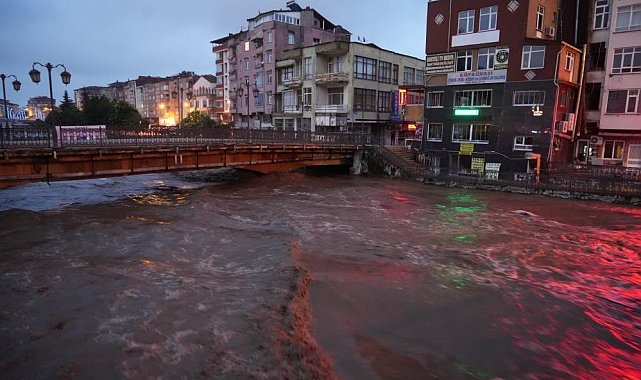 Bakan Yerlikaya: "Samsun'da 34 vatandaşımız güvenlikli alanlara tahliye edildi"