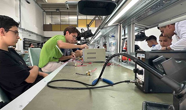 Bakanlıktan &#039;atölye programı&#039; kapsamında yaz tatilinde mesleki beceriler kazanan öğrencilere ziyaret