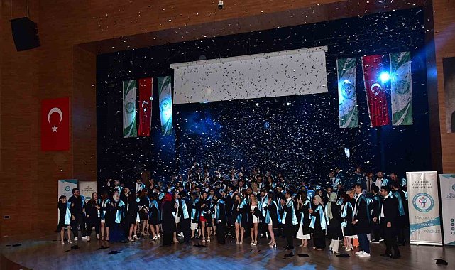 Balıkesir'de 107 doktor kep atarak mezun oldu