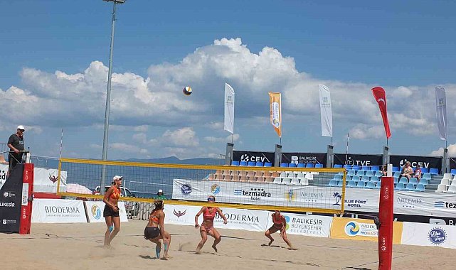 Balıkesir'de Plaj Voleybolu başladı