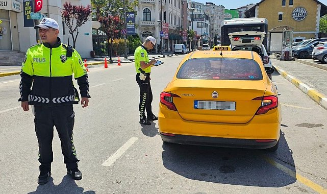 Bandırma'da trafik denetimlerinde 59 sürücünün ehliyetine el konuldu