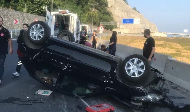 Bariyere çarpan otomobil takla attı: 5 yaralı