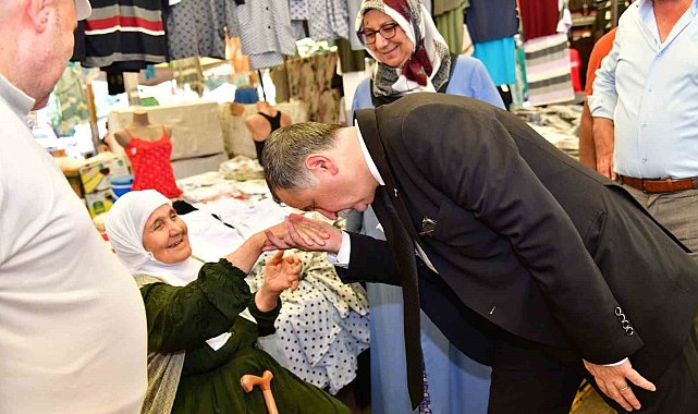 Başkan Balaban Laleli pazar yerinde esnaf ve vatandaşı dinledi