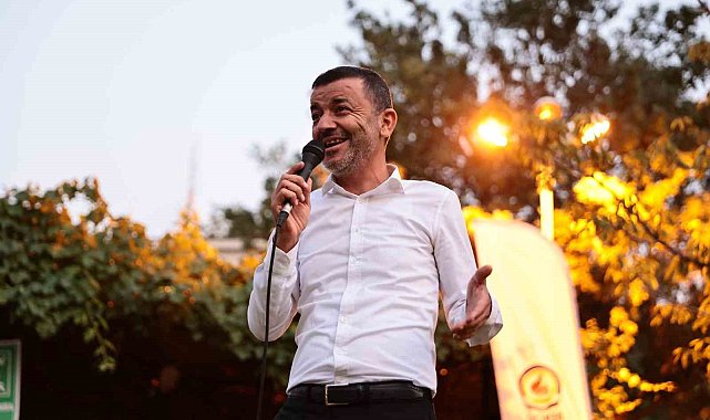 Başkan Çavuşoğlu, gençlerle halay çekti, oyun oynadı