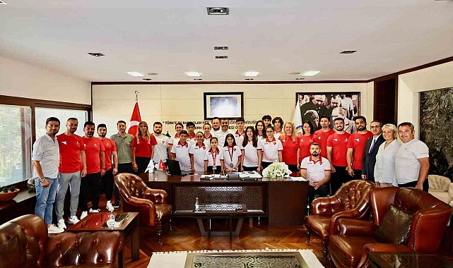 Başkan Çavuşoğlu Milli Takıma seçilen sporcularla buluştu
