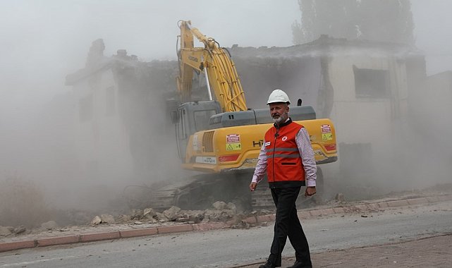 Başkan Çolakbayrakdar: Kentsel dönüşümle şehri daha dirençli hale getiriyoruz"