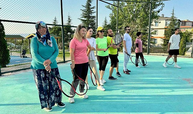 Başkan Özdoğan: "Tenis kurslarımız her yaşa hitap ediyor"
