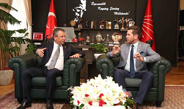 Başkan Tatık, Genel Başkan Özel'e meşhur Tavas baklavasını götürdü