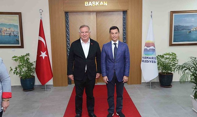 Başkan Ünlü, CHP Genel Başkan Yardımcısı Zeybek'i ağırladı