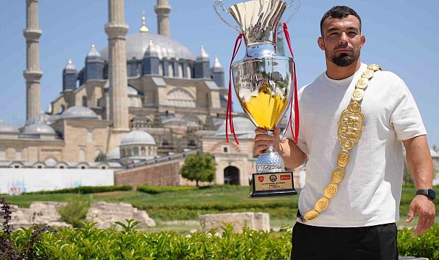 Başpehlivan Zeybek, altın kemerin ebedi sahibi olmayı hedefliyor