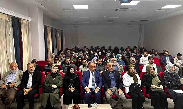 Bayburt'ta 'Bir Yetime Aile Olmak' konulu panel düzenlendi