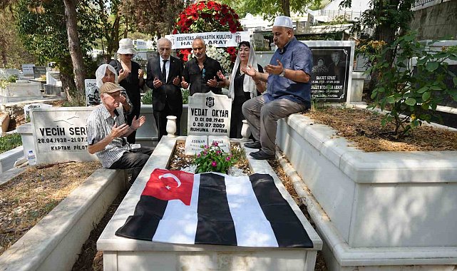 Beşiktaş Kulübü, Vedat Okyar'ı kabri başında andı