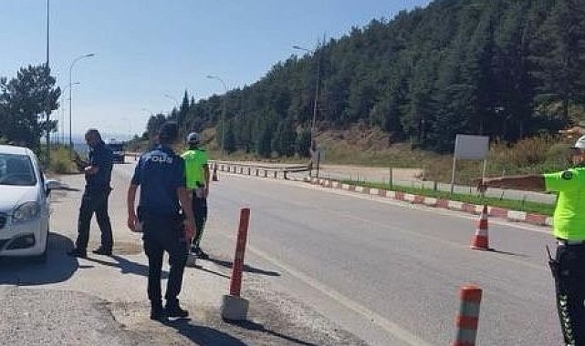 Bilecik'te trafik denetimlerinde 62 araç sürücüsüne 83 bin 381 TL para cezası