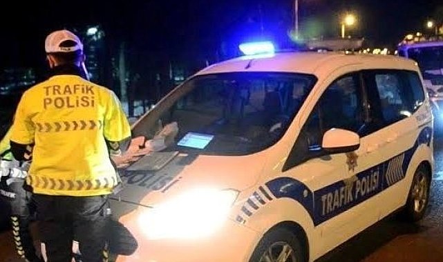 Bilecik&#039;teki trafik denetimlerinde 82 araç sürücüsüne 122 bin 284 TL para cezası