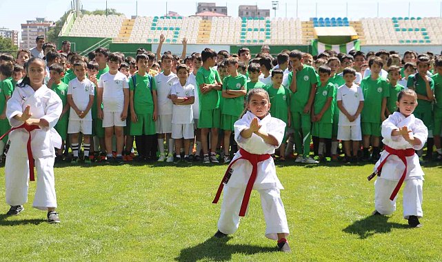 Bin 200 çocuk sporla buluştu