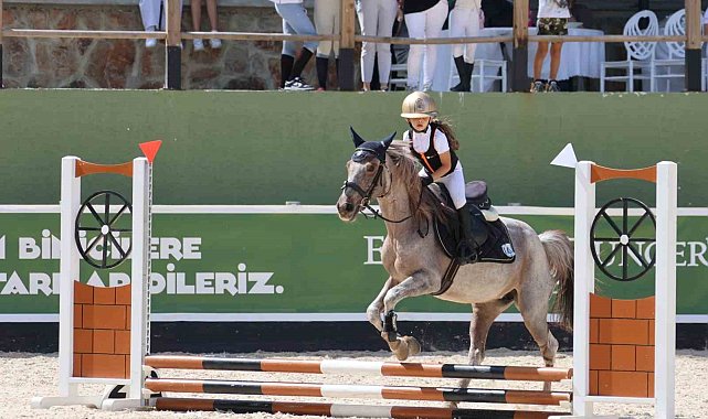 Binicilikte Sakarya'nın gururu oldu