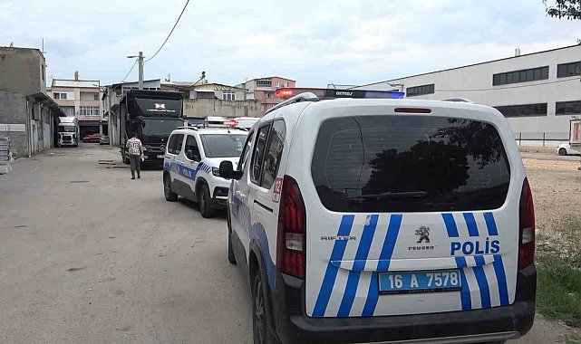 Boşanma davası sonrası eski eşini bacağından vurdu
