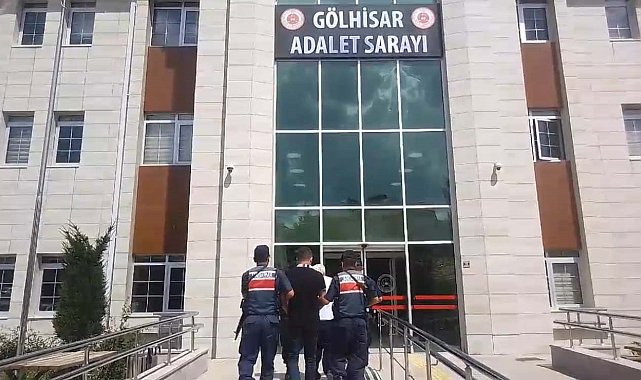 Burdur'da tefecilik operasyonunda yakalanan baba oğul tutuklandı