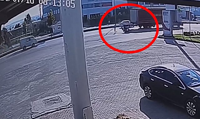 Bursa'da feci motosiklet kazası kamerada: 3 yaralı