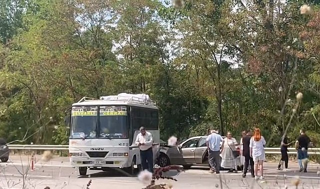 Bursa'da otomobil ile otobüs çarpıştı: 1 yaralı