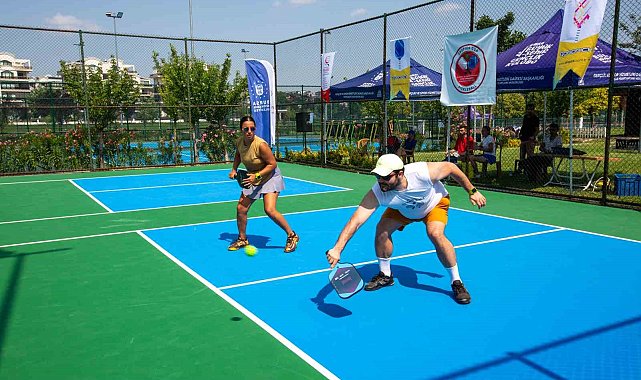 Bursa'nın ilk 'Pickleball Turnuvası' yapıldı