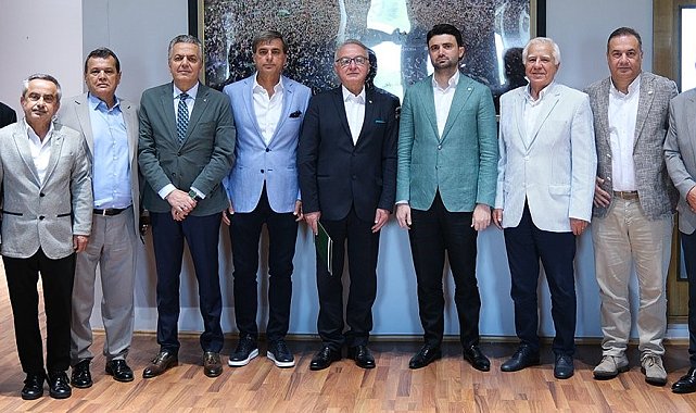 Bursaspor'un yeni Divan Kurulu Başkanı Gökhan Tuzlacıoğlu, kulübü ziyaret etti