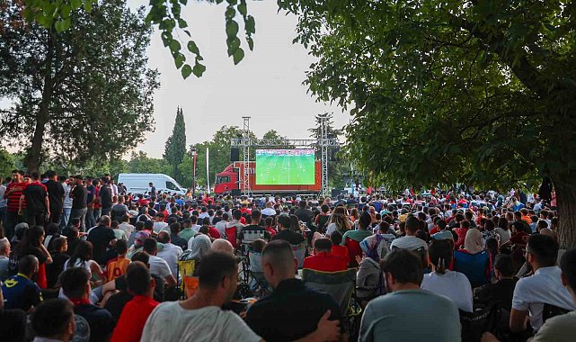 Büyükşehir çeyrek final yolunda millilerin yanında