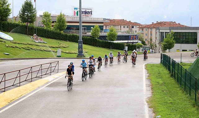 Büyükşehir, geleceğin şampiyon pedallarını Ayçiçeği Vadisi'nde keşfediyor