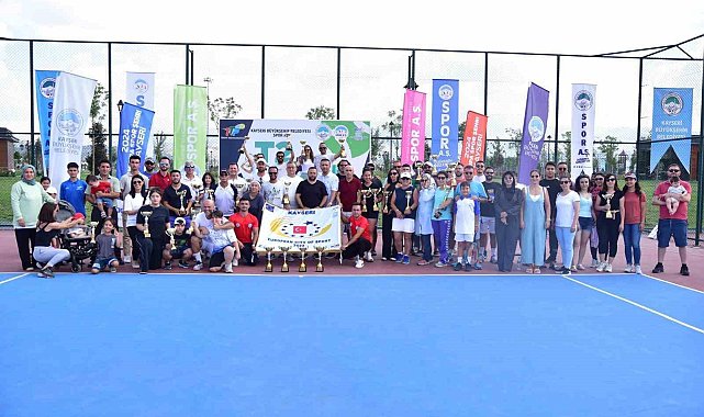 Büyükşehir Spor A.Ş. ev sahipliğinde düzenlenen T200 Master Tenis Turnuvası tamamlandı