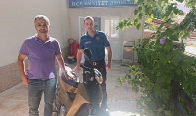 Çalıntı motosikleti polis sahibine teslim etti