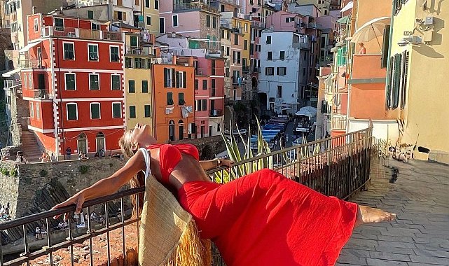 Camide çıplak poz veren Eda Taşpınar İtalya'yı çok sevdi