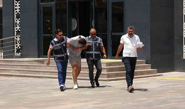 Çanakkale'de 3 kardeş ile tartışan kıraathane işletmecisi bıçaklanarak öldürüldü