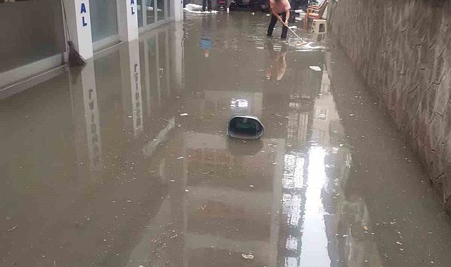 Çankırı&#039;da sağanak hayatı olumsuz etkiledi: Ev ve işyerlerini su bastı