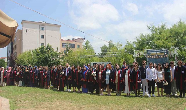 Çarşamba Ticaret Borsası MYO'da mezuniyet heyecanı