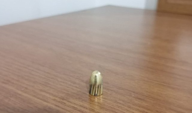 Çatıyı delip geçen yorgun mermi eve girdi