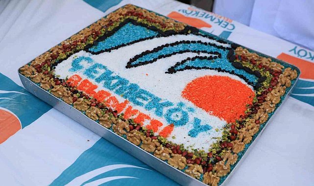 Çekmeköy'de dede ve imamın duası eşliğinde aşure bereketi