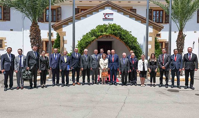 CHP lideri Özel, KKTC Cumhurbaşkanı Tatar tarafından kabul edildi