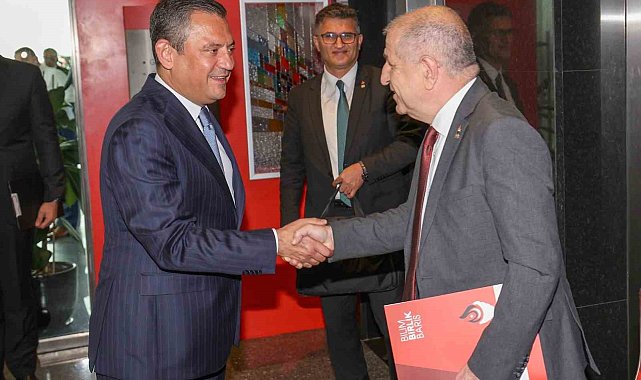 CHP lideri Özgür Özel, Zafer Partisi Genel Başkanı Ümit Özdağ'ı ağırladı