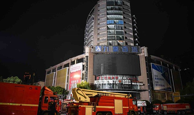 Çin'deki AVM yangınında can kaybı 16'ya yükseldi