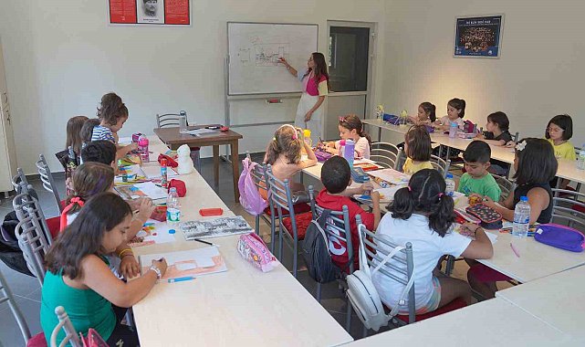 Çocuklar yaz tatilinde el becerilerini geliştiriyor