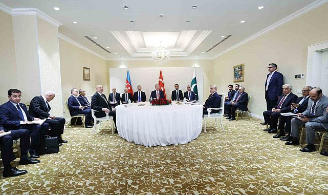 Cumhurbaşkanı Erdoğan, Azerbaycan Cumhurbaşkanı Aliyev ve Pakistan Başbakanı Şerif ile bir araya geldi