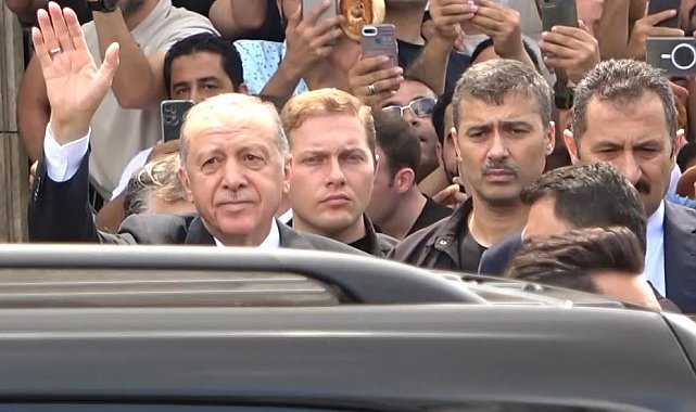 Cumhurbaşkanı Erdoğan cuma namazını Taksim Camii'nde kıldı