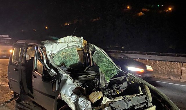 D-650'de tıra çarpan hafif ticari araç hurdaya döndü: 1 ağır yaralı