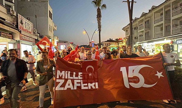Demokrasi meşalesinin ateşinin yakıldığı Marmaris'te 15 Temmuz Demokrasi ve Milli Birlik programı düzenlendi
